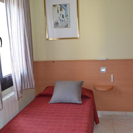 Hostal Bartis Figueres  Cameră foto