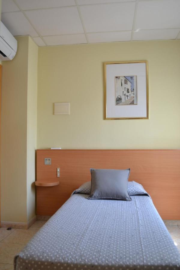 Hostal Bartis Figueres  Cameră foto