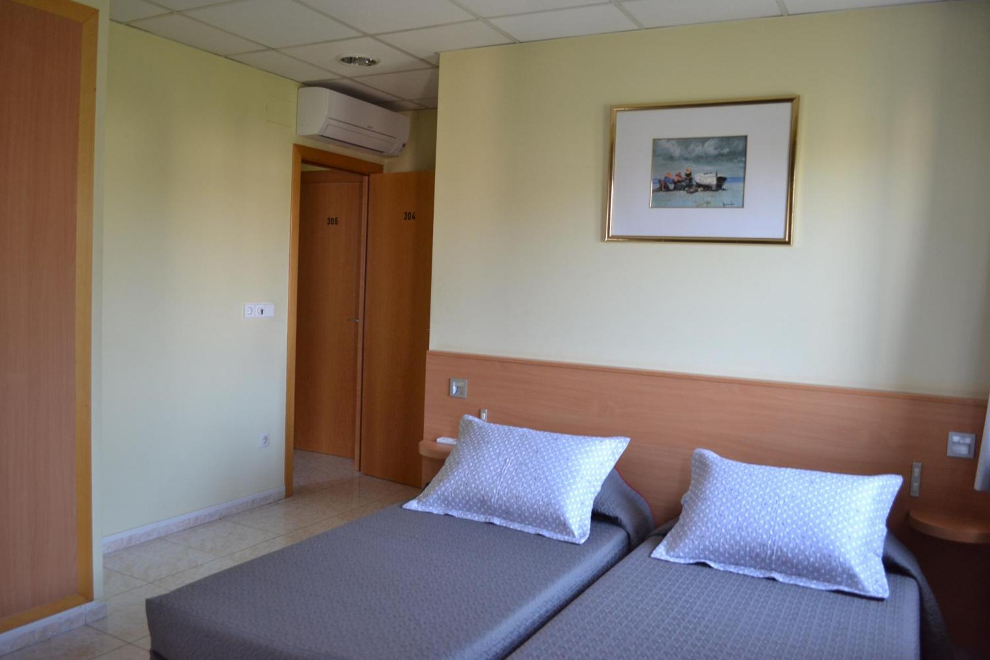 Hostal Bartis Figueres  Cameră foto